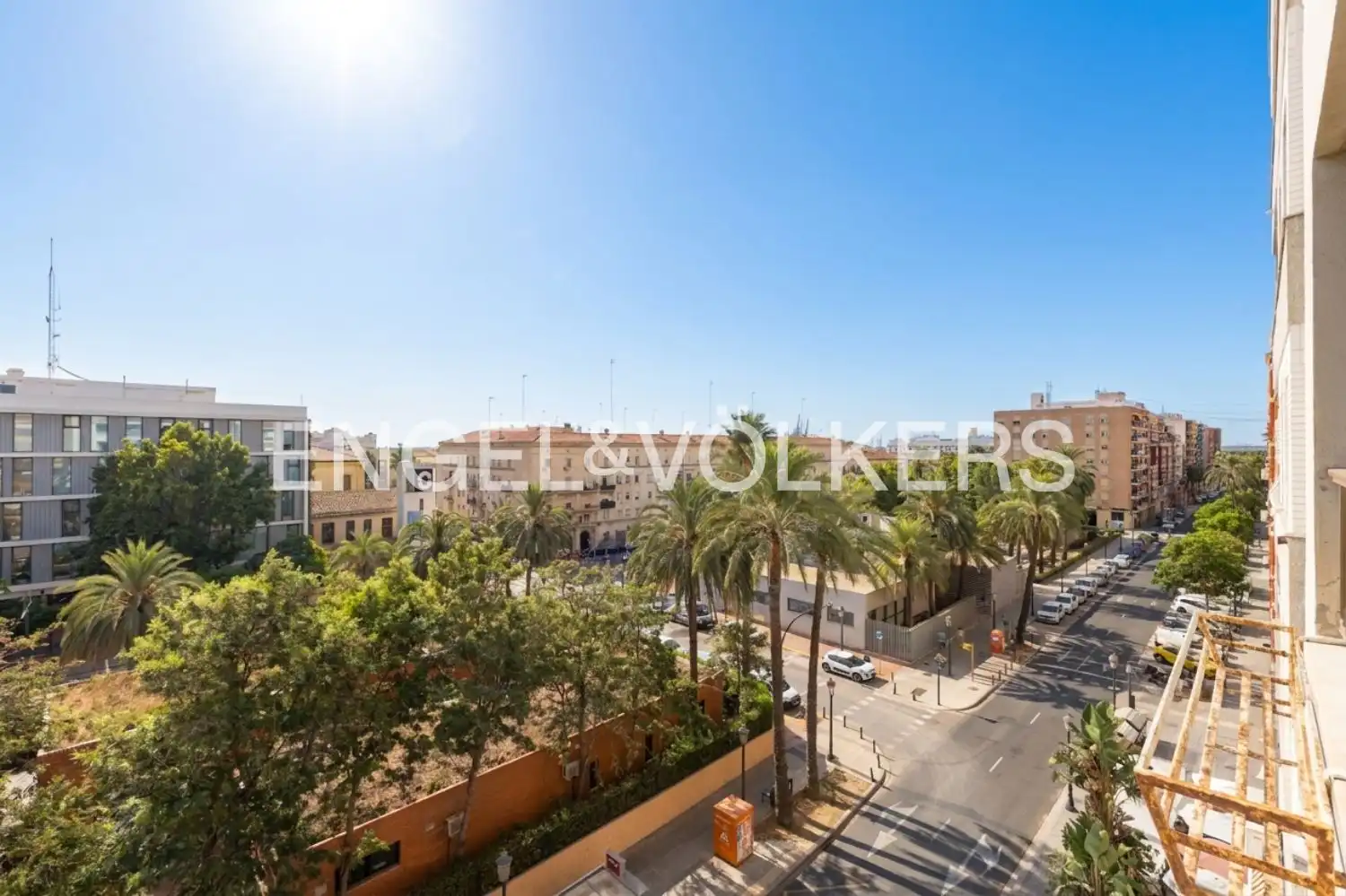 Außenansicht von Wohnung zur Miete in Valencia mit Klimaanlage, Heizung und Parkett
