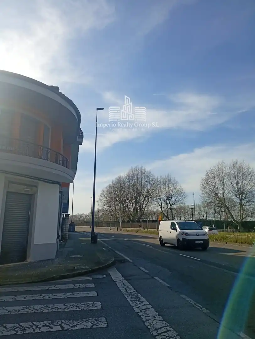 Außenansicht von Wohnung zum Verkauf in Avilés mit Terrasse