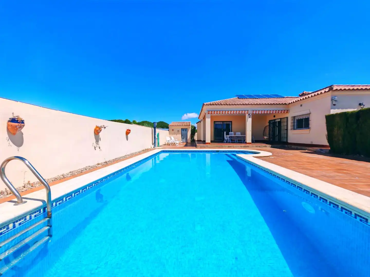 Piscina de Casa o xalet en venda en Chiclana de la Frontera amb Aire condicionat, Jardí privat i Piscina