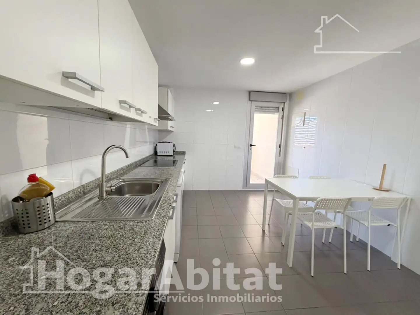 Cuina de Pis en venda en Llíria amb Terrassa, Traster i Piscina comunitària