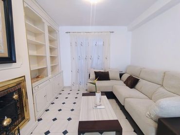 Casa a schiera con balcone in affitto a Calle MONAGUILLO EL
