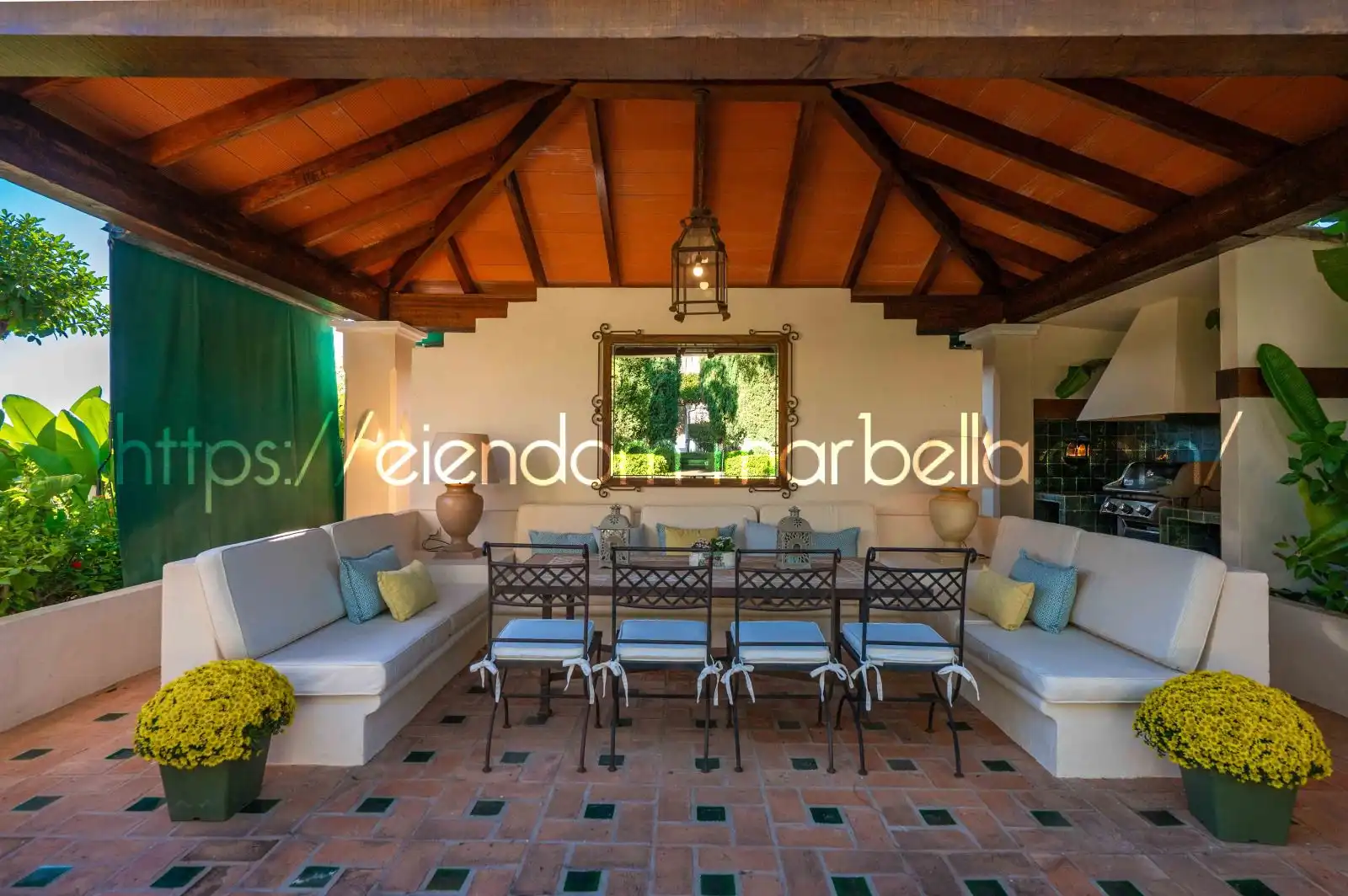 Terrasse von Haus oder Chalet zum Verkauf in Marbella mit Klimaanlage, Heizung und Privatgarten