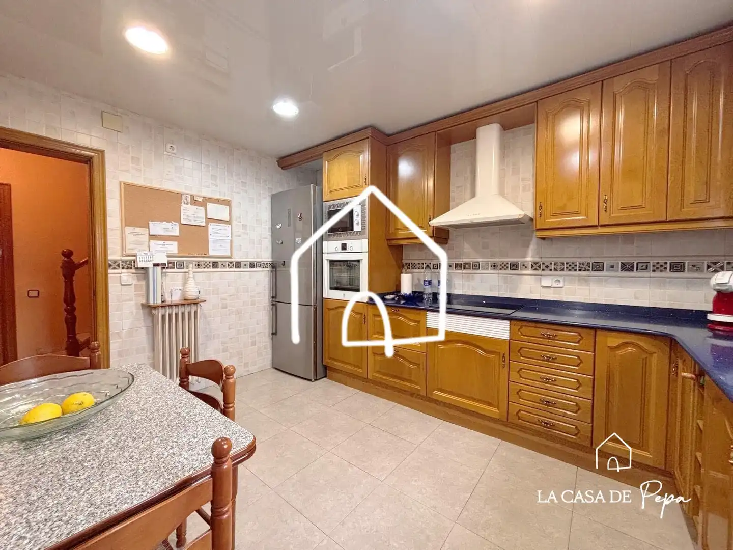 Cocina de Casa adosada en venta en Viladecans con Aire acondicionado, Calefacción y Jardín privado