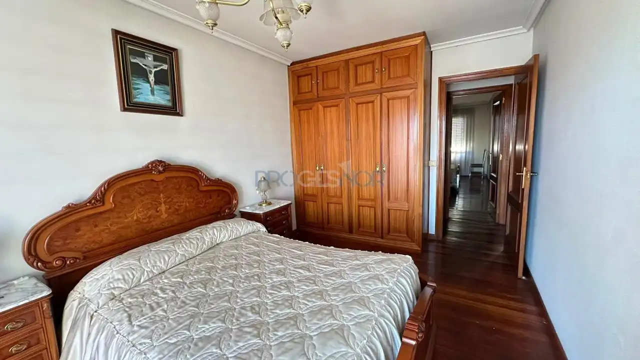 Habitación de Piso en venta en León Capital  con Calefacción y Trastero