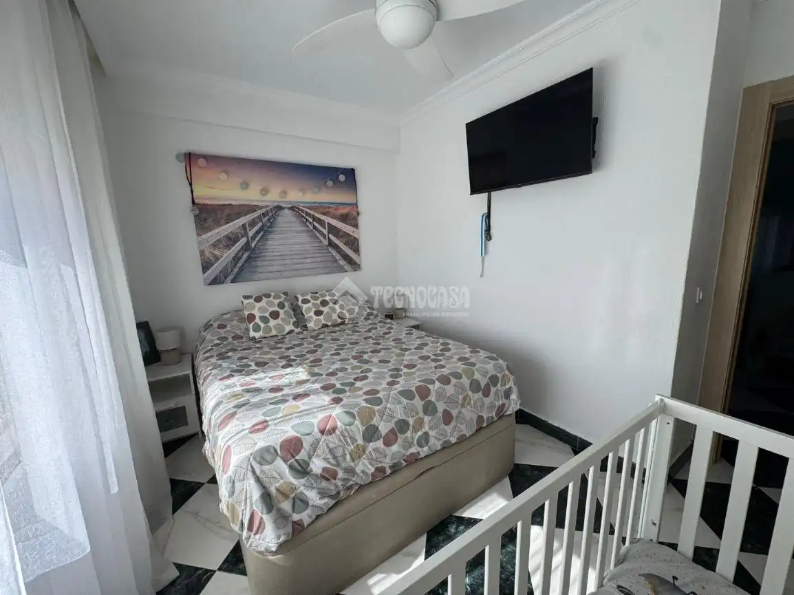 Schlafzimmer von Wohnung zum Verkauf in Huelva mit Klimaanlage