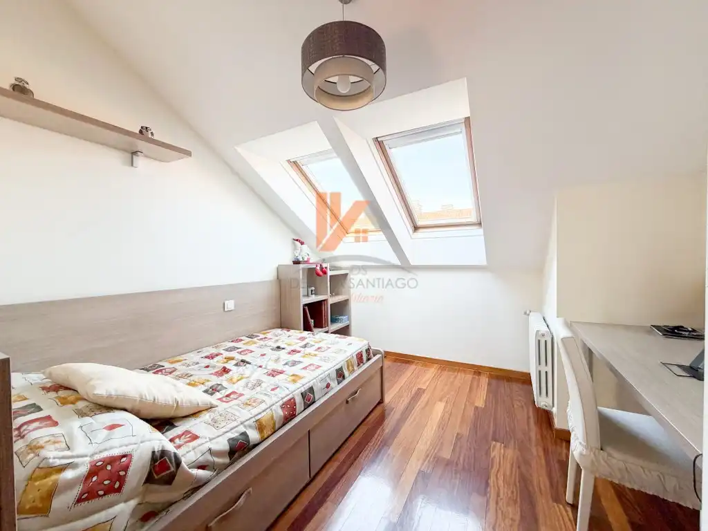 Habitación de Piso en venta en Santiago de Compostela  con Terraza, Amueblado y Horno