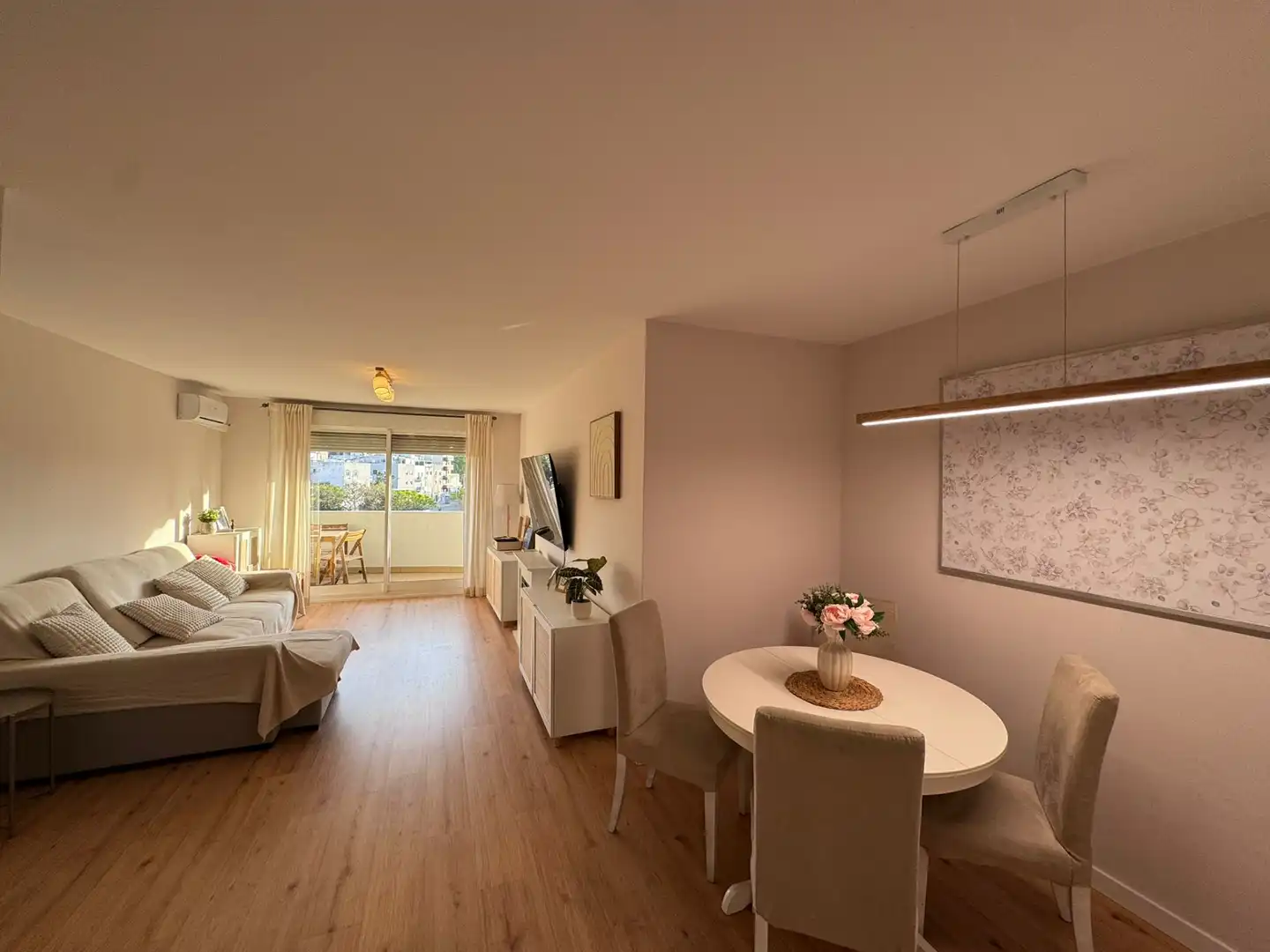Sala de estar de Piso en venta en Badalona con Aire acondicionado, Parquet y Balcón
