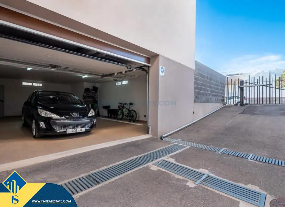 Parking de Dúplex en venta en Torrevieja con Terraza, Amueblado y Piscina comunitaria
