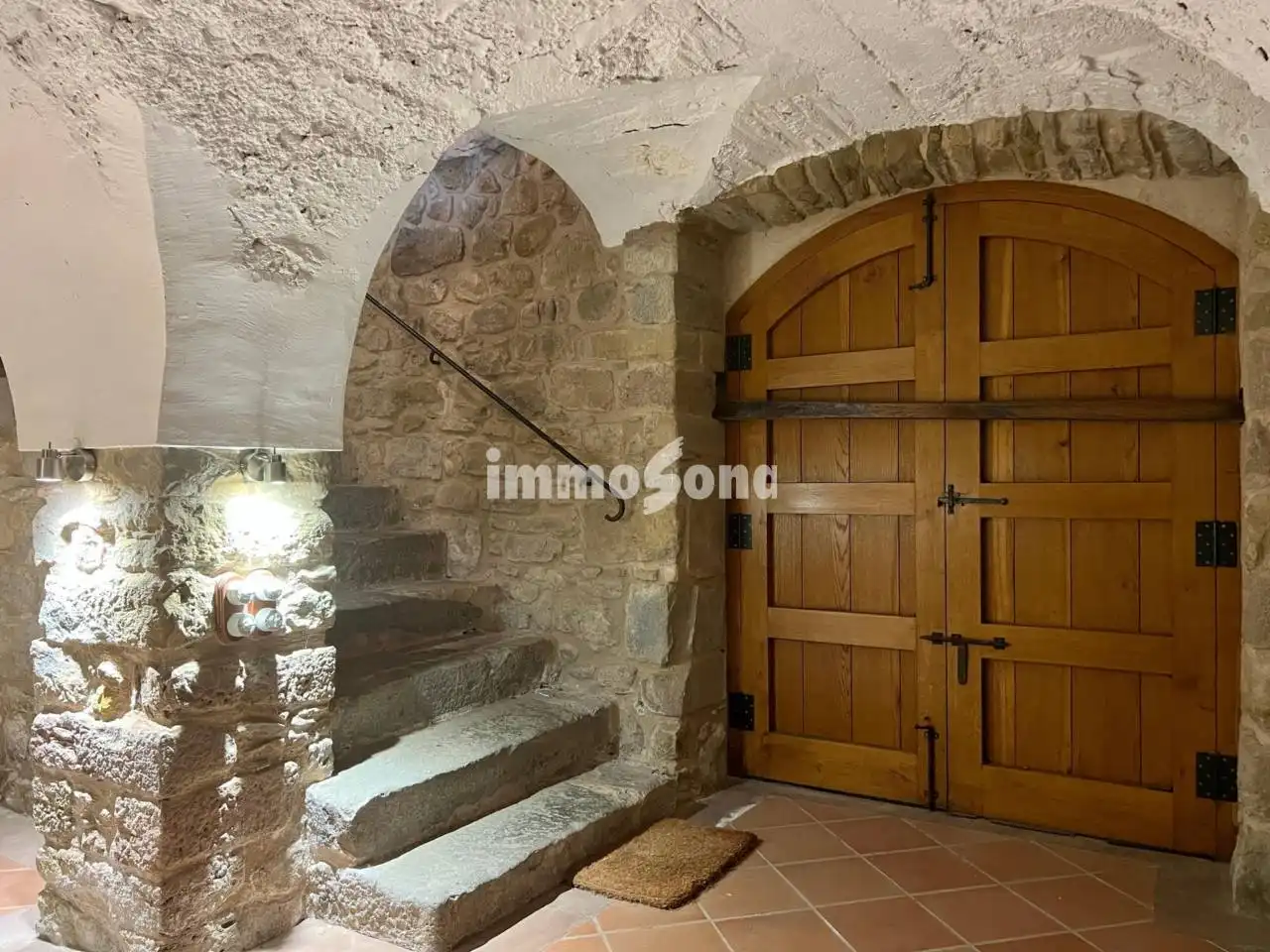 Finca rústica en venda en La Vall d'en Bas amb Calefacció, Jardí privat i Alarma