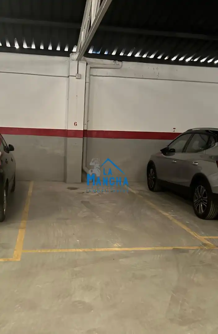 Aparcament de Pis en venda en Centro