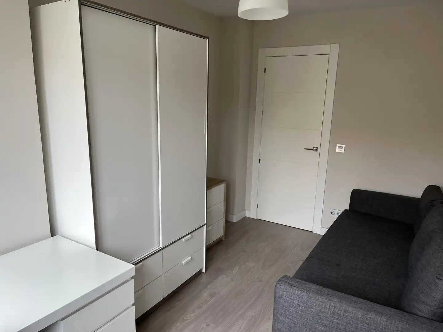 Habitación de Piso de alquiler en Almería con Aire acondicionado, Calefacción y Amueblado