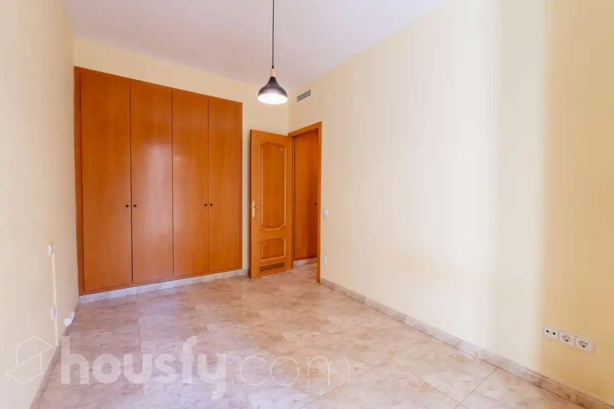 Schlafzimmer von Wohnung zum Verkauf in Vilanova i la Geltrú mit Klimaanlage, Heizung und Balkon
