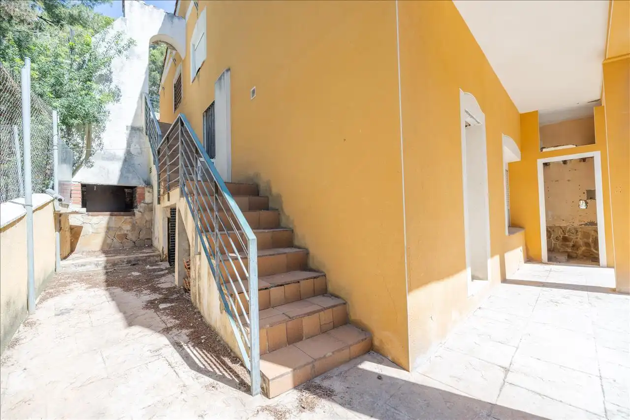 Außenansicht von Haus oder Chalet zum Verkauf in Cunit mit Terrasse und Schwimmbad