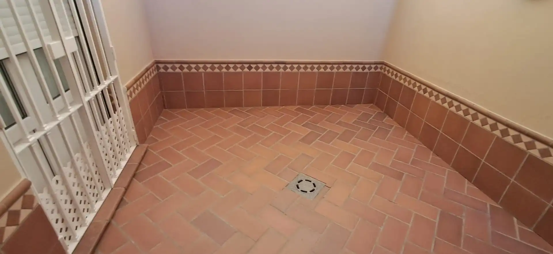 Baño de Casa adosada en venta en Utrera con Aire acondicionado, Trastero y Balcón