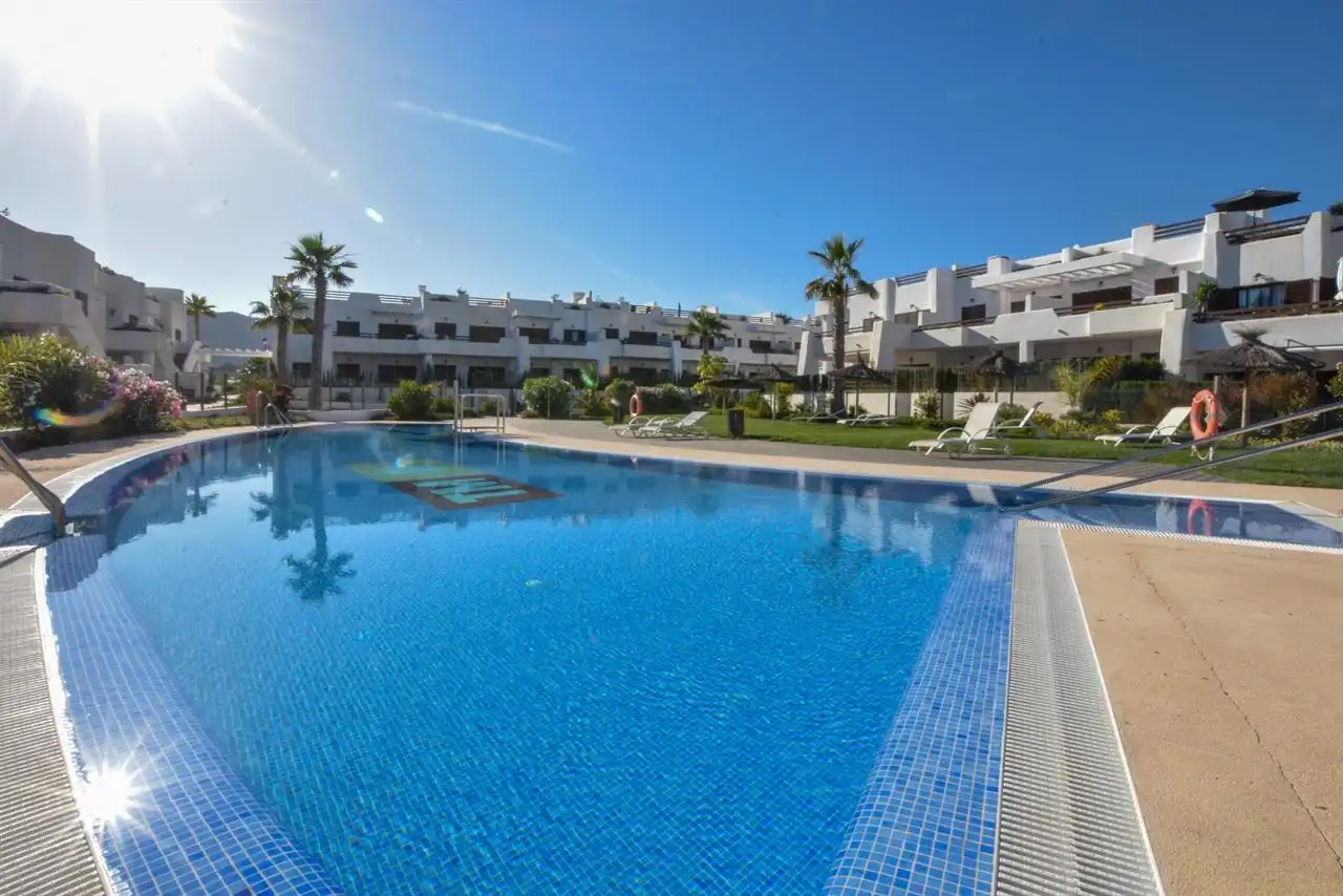 Apartamento con piscina en venta en San Juan de los Terreros, imagen 2