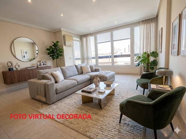 Piso en Venta en Ensanche - Diputación