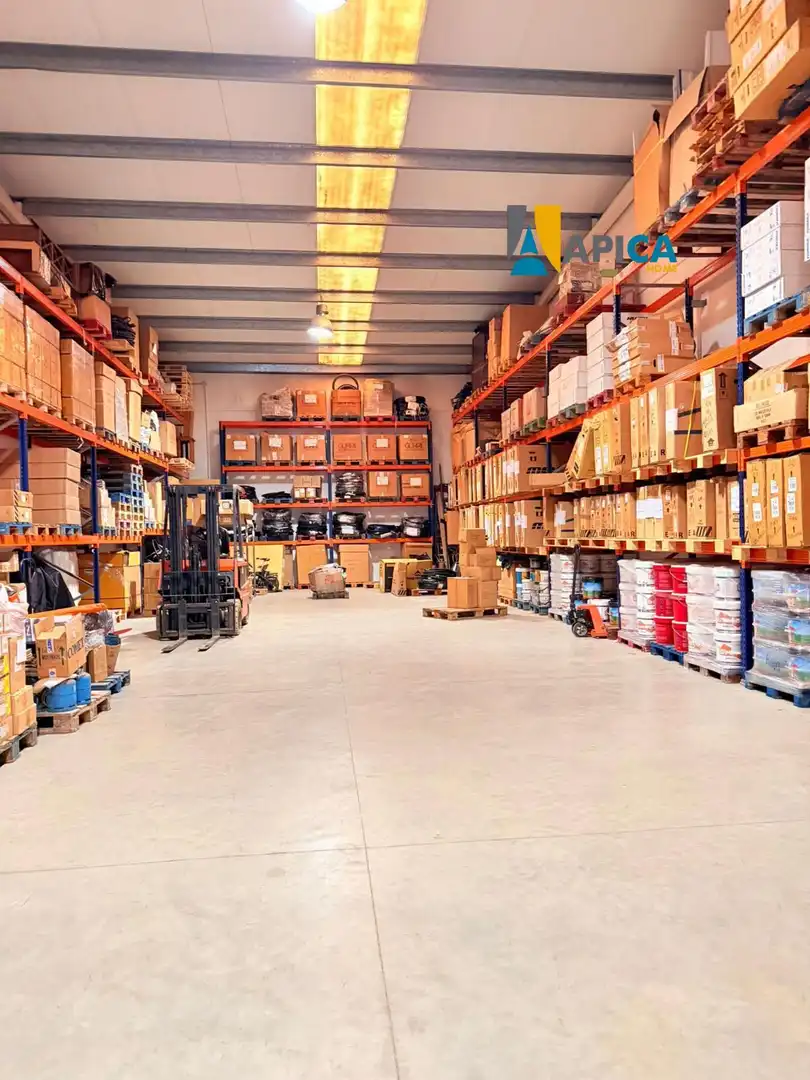 Nave industrial en venta en La Línea de la Concepción con Alarma