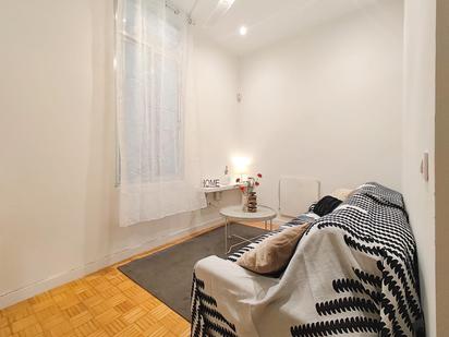 Bedroom of Apartment for sale in  Madrid Capital