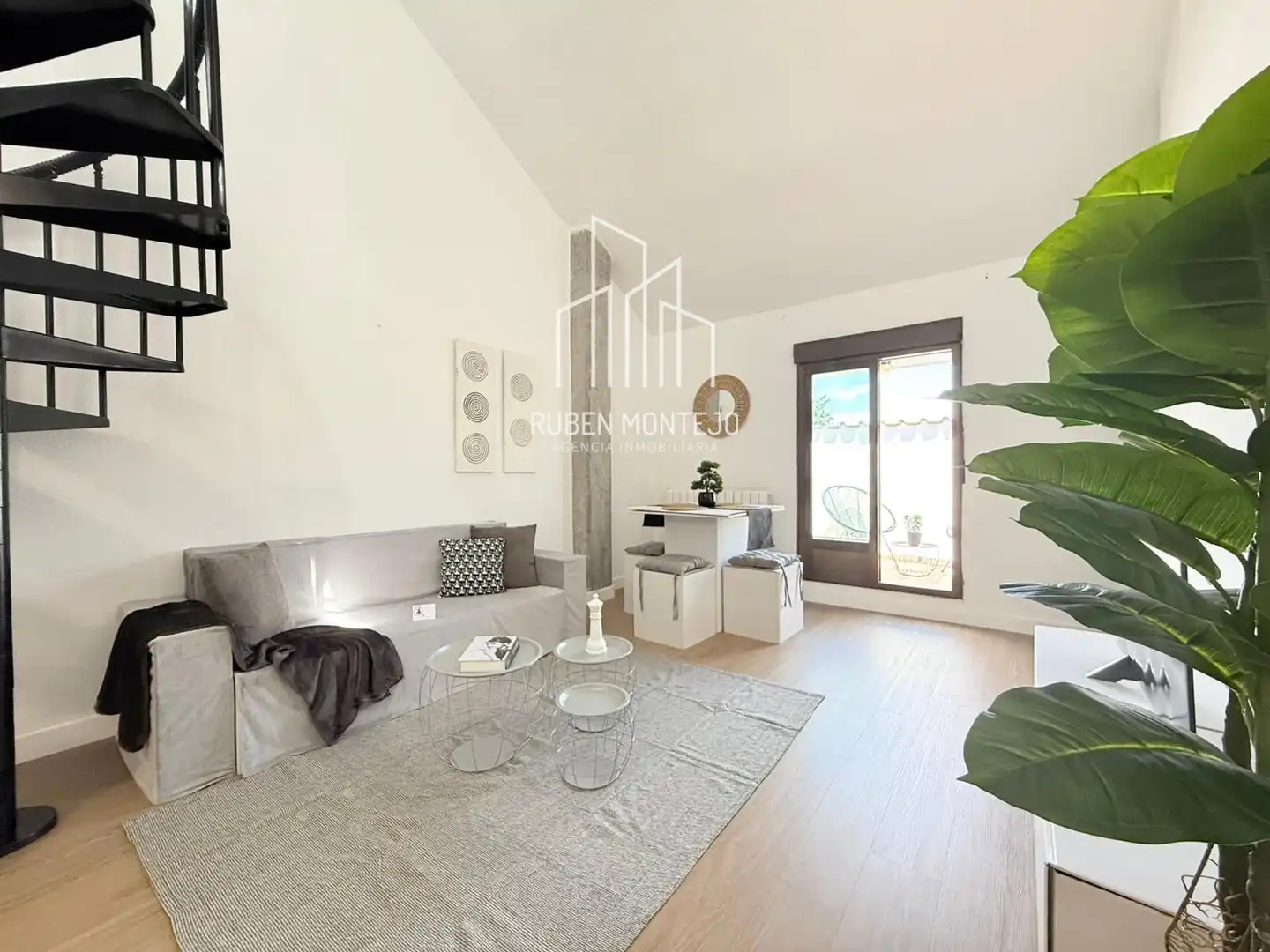 Sala de estar de Dúplex en venta en Villamayor con Calefacción, Terraza y Balcón