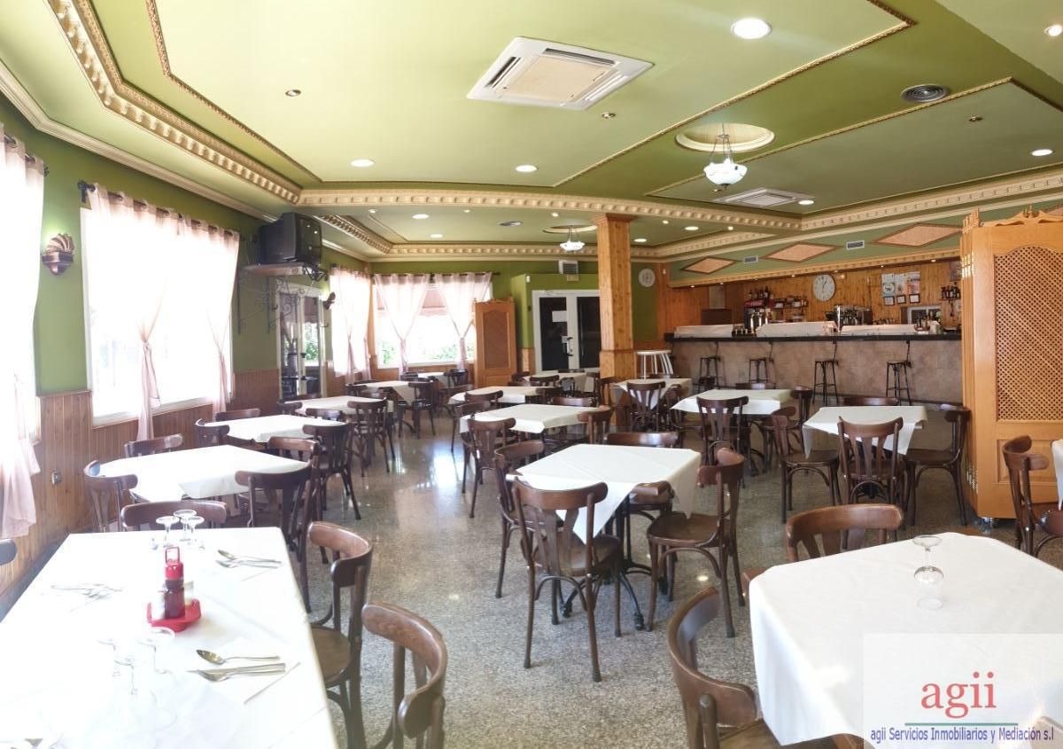 Premises for sale in Dosbarrios  with Air Conditioner and Terrace
