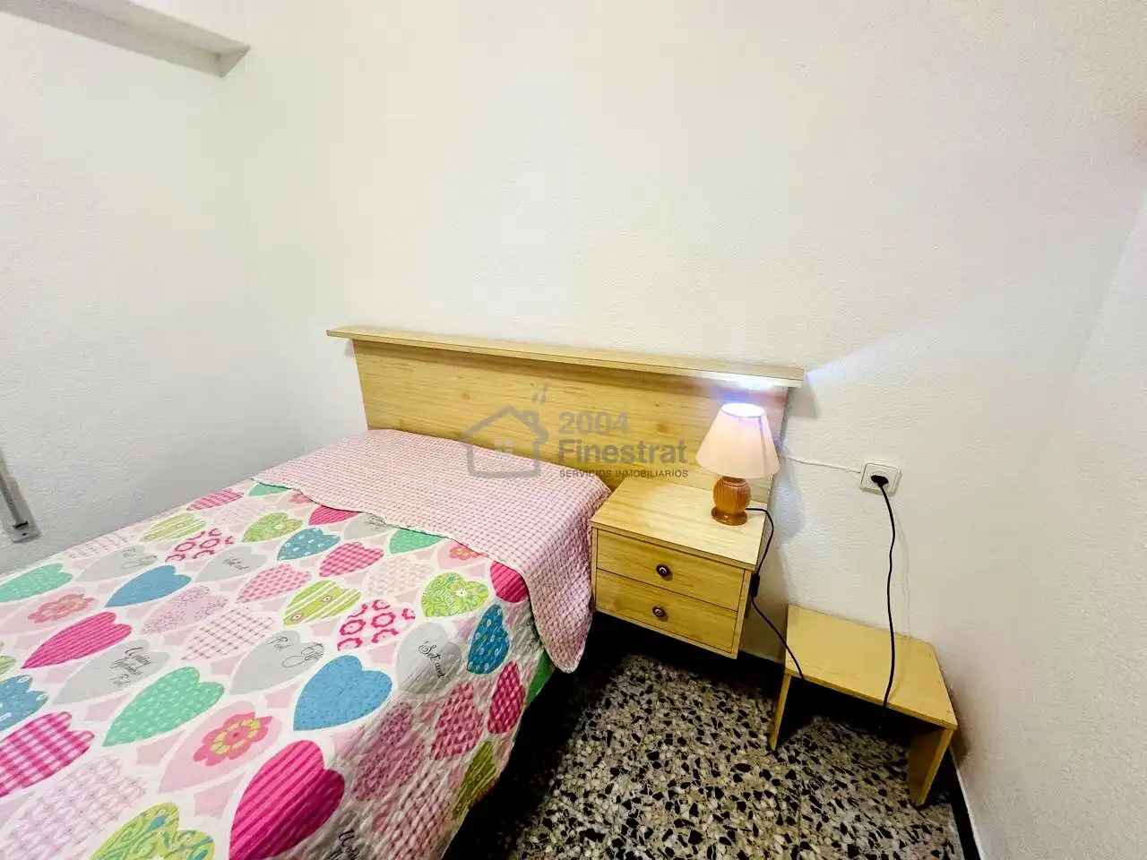 Dormitori de Pis en venda en Elda amb Terrassa i Moblat