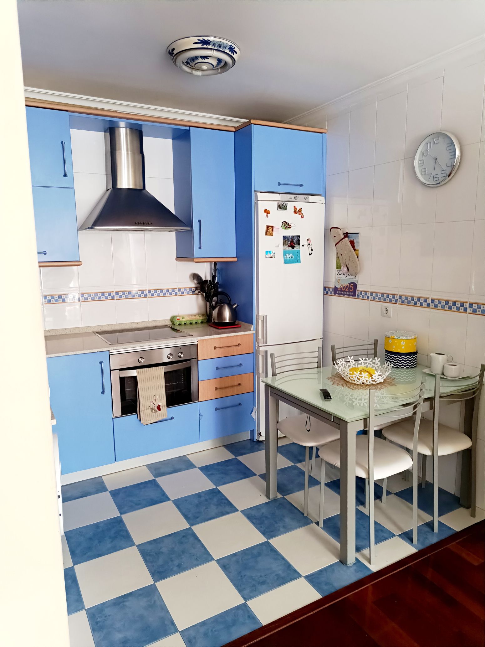 Cuina de Pis en venda en Los Corrales de Buelna  amb Calefacció, Traster i Balcó