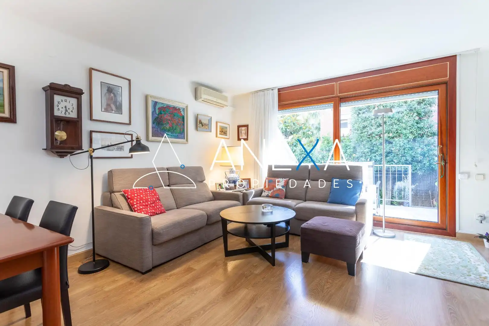 Wohnzimmer von Einfamilien-Reihenhaus zum Verkauf in Sant Just Desvern
