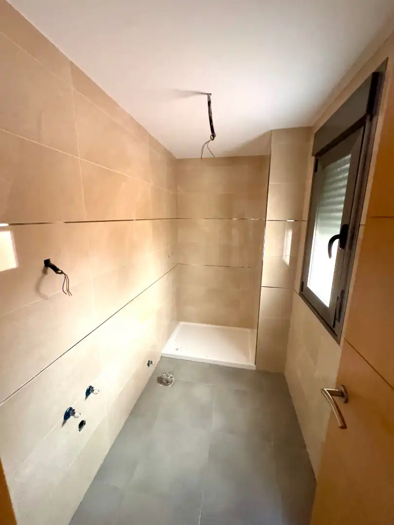 Baño de Piso de alquiler en El Ejido con Aire acondicionado, Calefacción y Amueblado