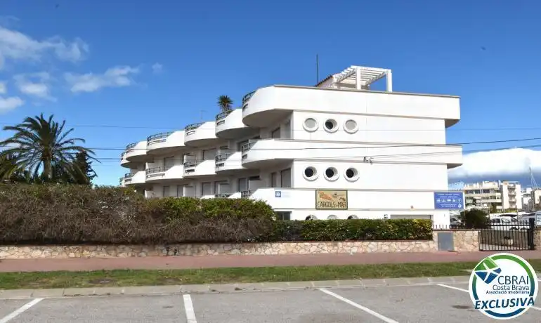 Vista exterior de Edifici en venda en Empuriabrava
