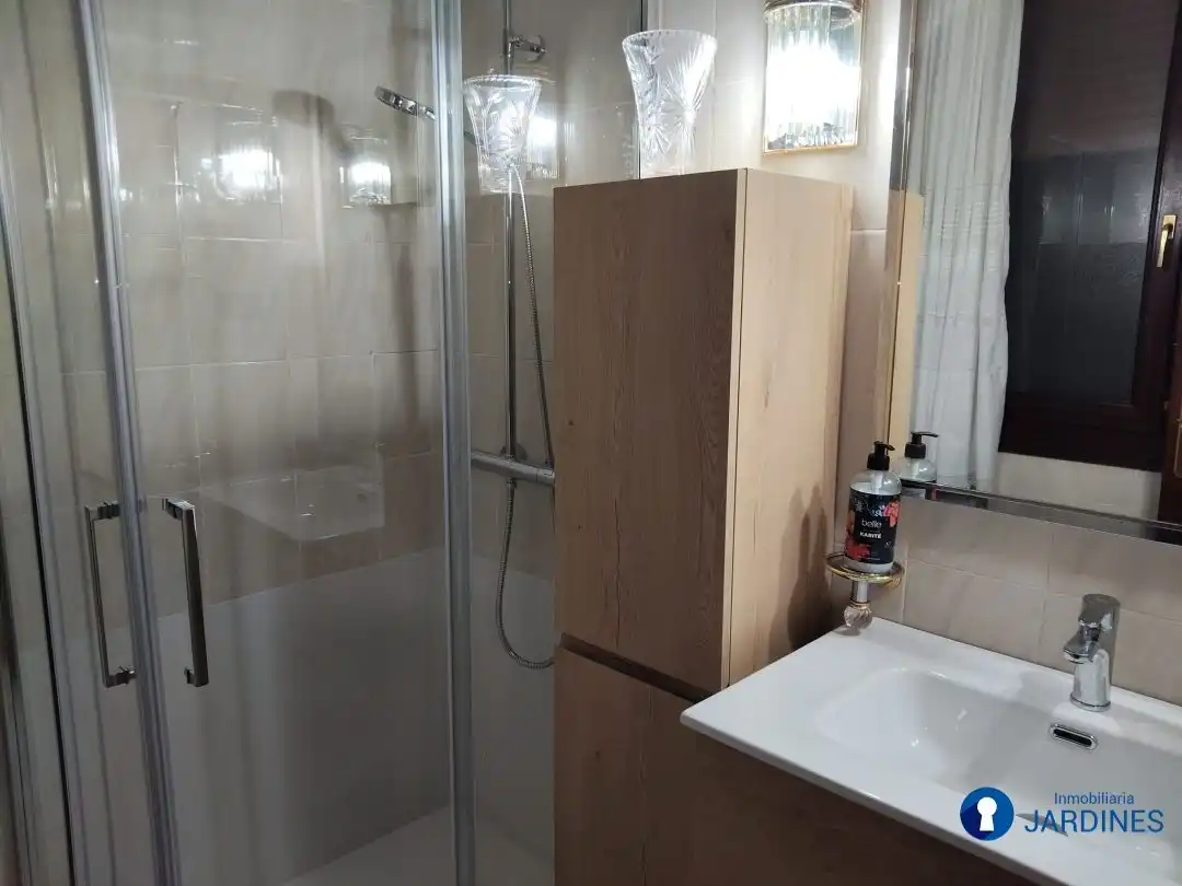 Bathroom of Flat for rent in Bilbao   with Heating