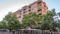 Vista exterior de Pis en venda en  Granada Capital amb Calefacció, Parquet i Terrassa