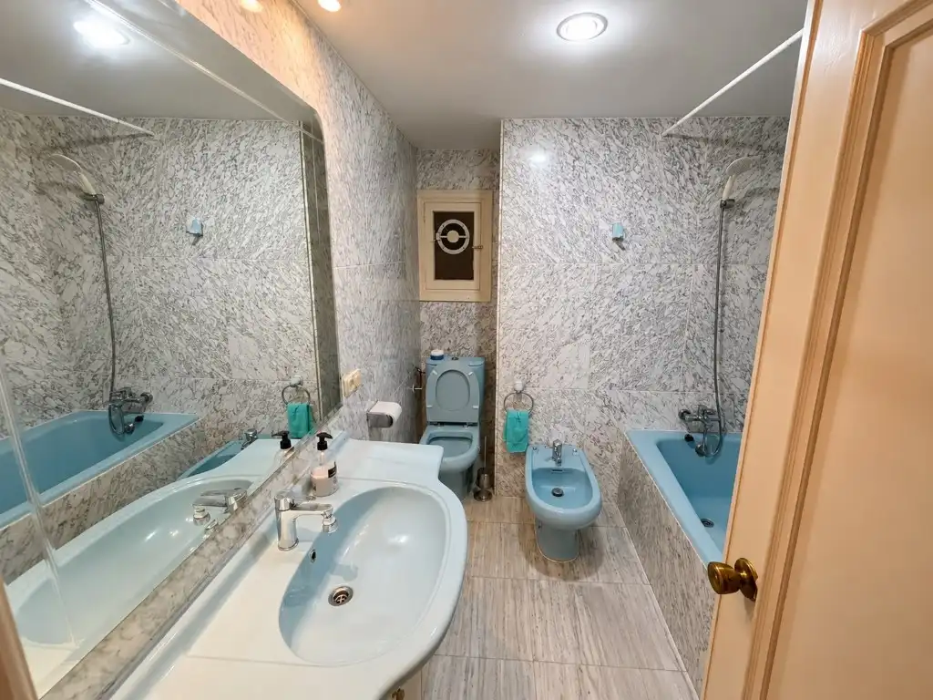 Baño de Piso de alquiler en Benidorm con Aire acondicionado y Amueblado