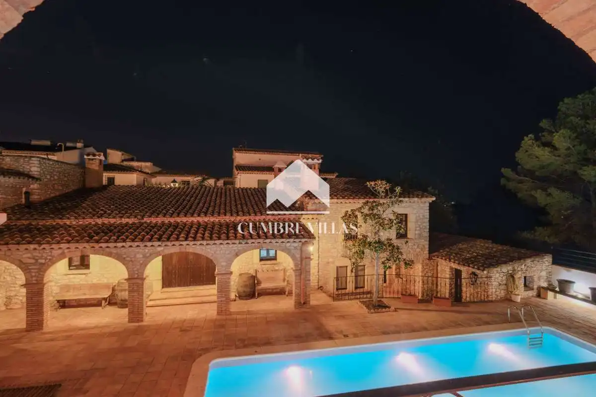 Vista exterior de Casa o xalet en venda en Sant Pere de Ribes amb Calefacció, Terrassa i Traster