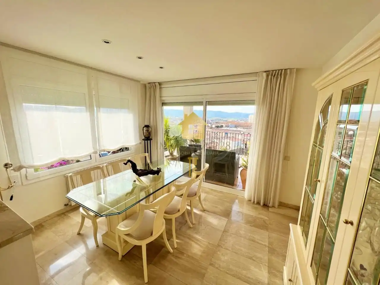 Menjador de Casa o xalet en venda en La Bisbal d'Empordà amb Aire condicionat, Jardí privat i Terrassa