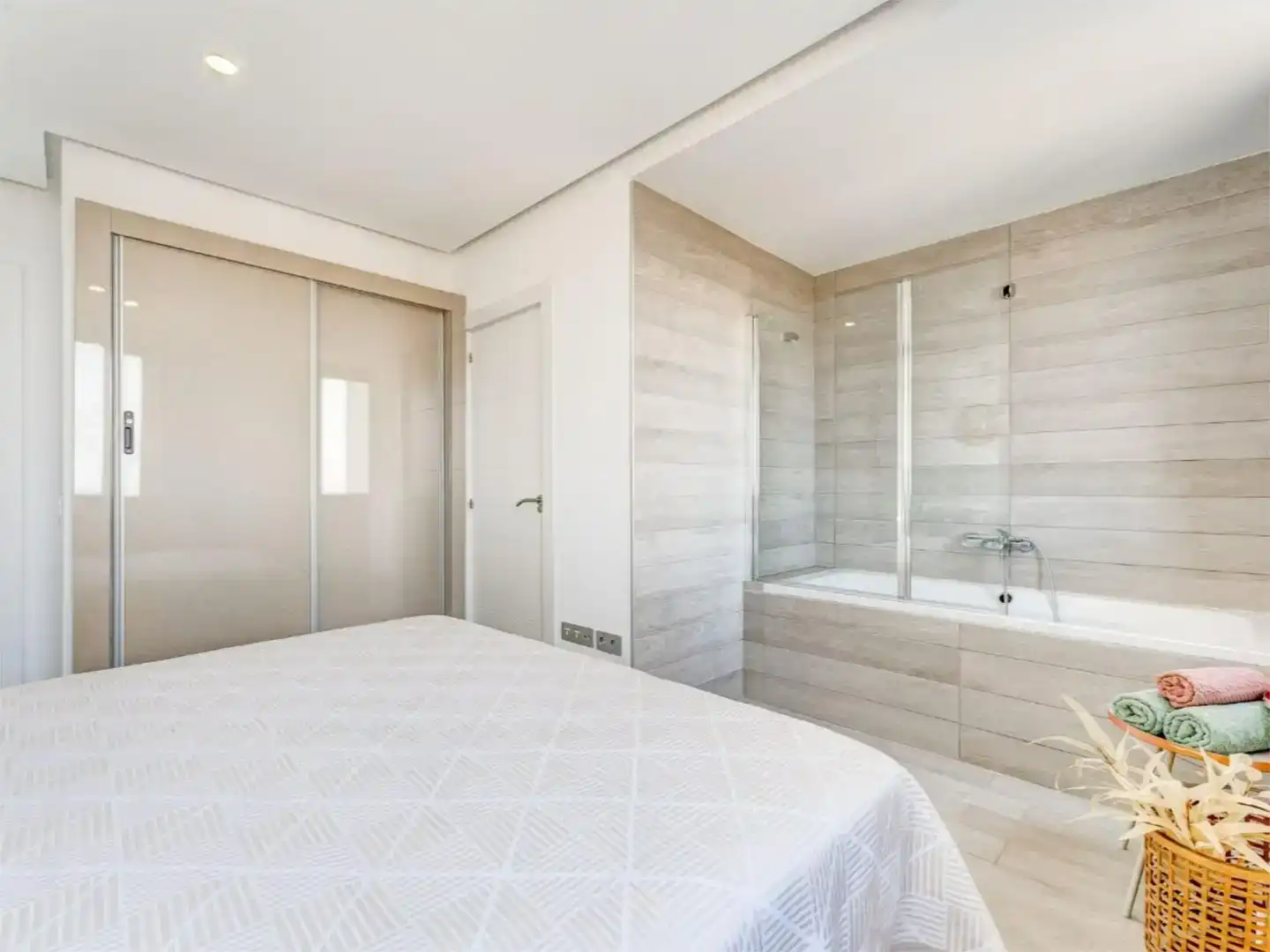 Bany de Apartament en venda en Adeje amb Aire condicionat, Piscina i Balcó