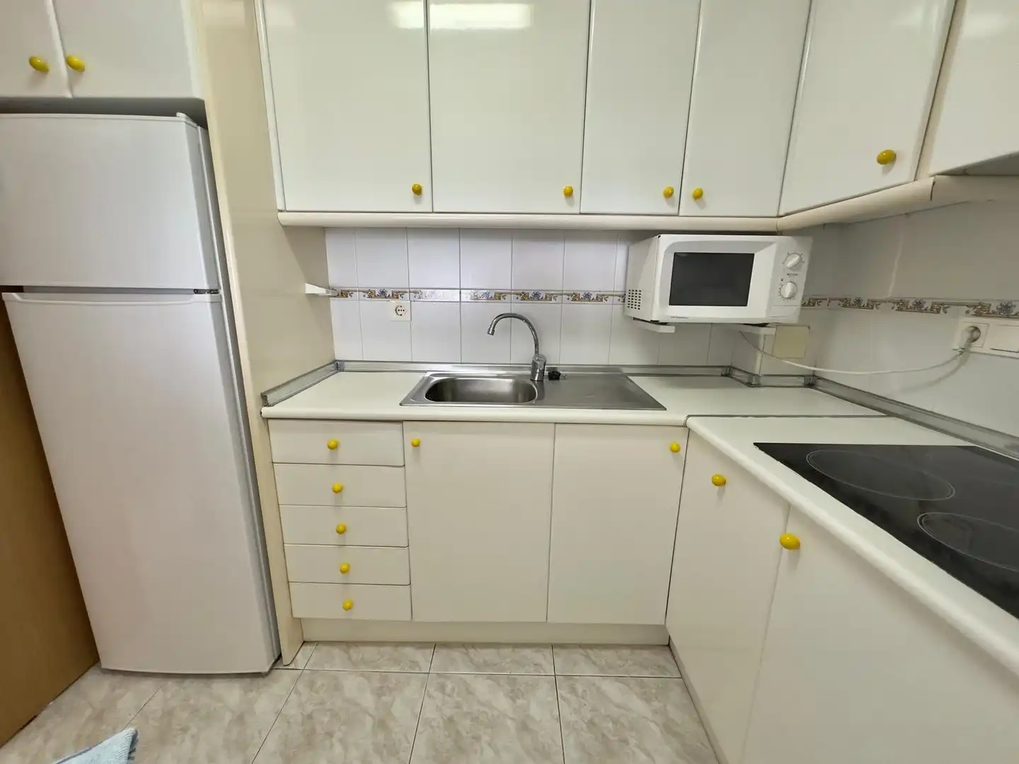 Cuina de Apartament en venda en Benidorm amb Aire condicionat, Terrassa i Moblat