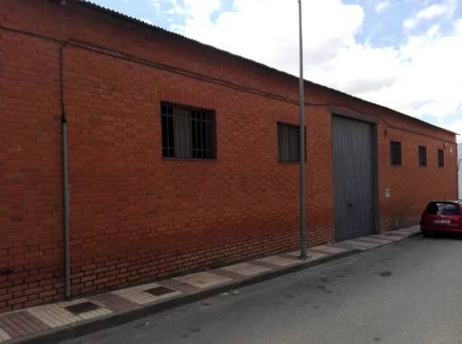 Nave industrial en Alquiler en Mora