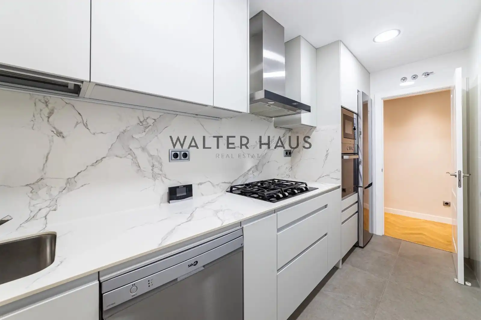 Kitchen of Flat for sale in Madrid  with Air Conditioner, Heating and Storage room