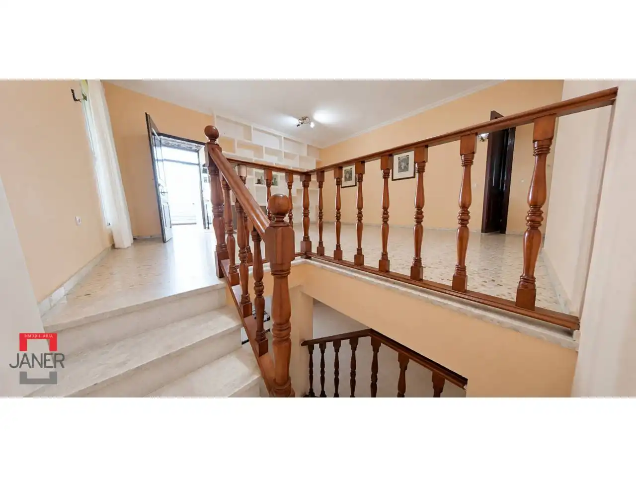 Houses for sale in Tomares  with Air Conditioner, Private garden and Terrace