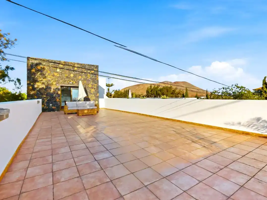 Terrassa de Finca rústica en venda en La Oliva amb Jardí privat i Piscina