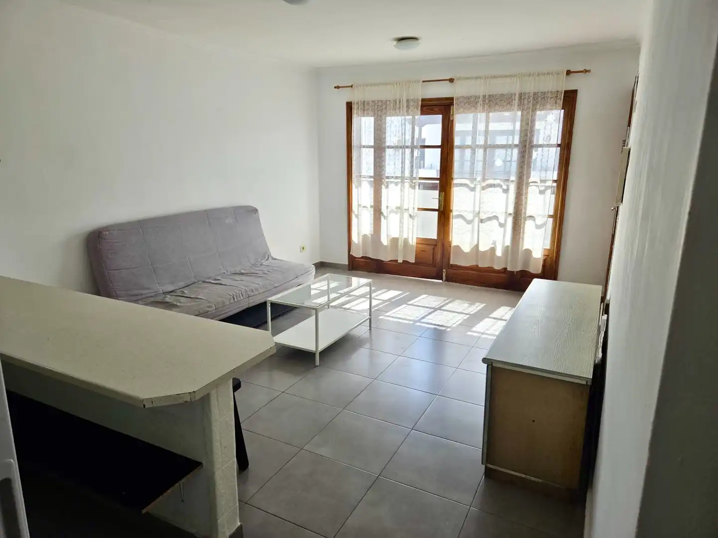 Sala d'estar de Pis en venda en San Bartolomé amb Moblat i Balcó