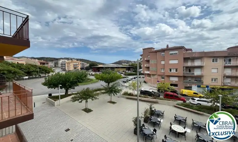 Exterior view of Flat for sale in Roses  with Heating, Terrace and Furnished