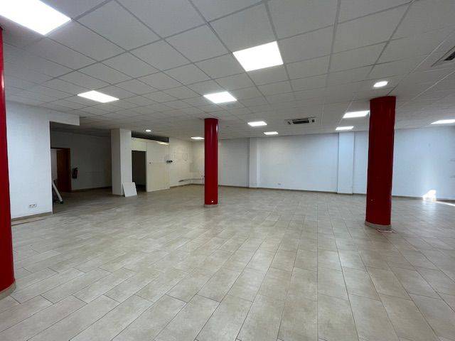 Local comercial en Alquiler en L'Espirall