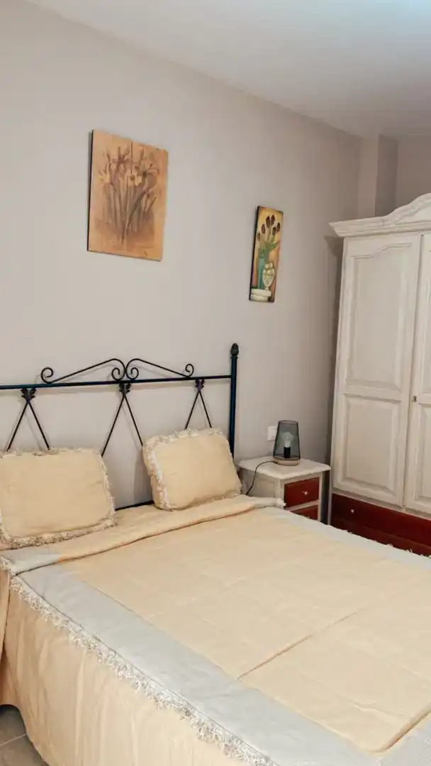 Schlafzimmer von Wohnung zur Miete in Navalmoral de la Mata mit Klimaanlage, Abstellraum und Möbliert