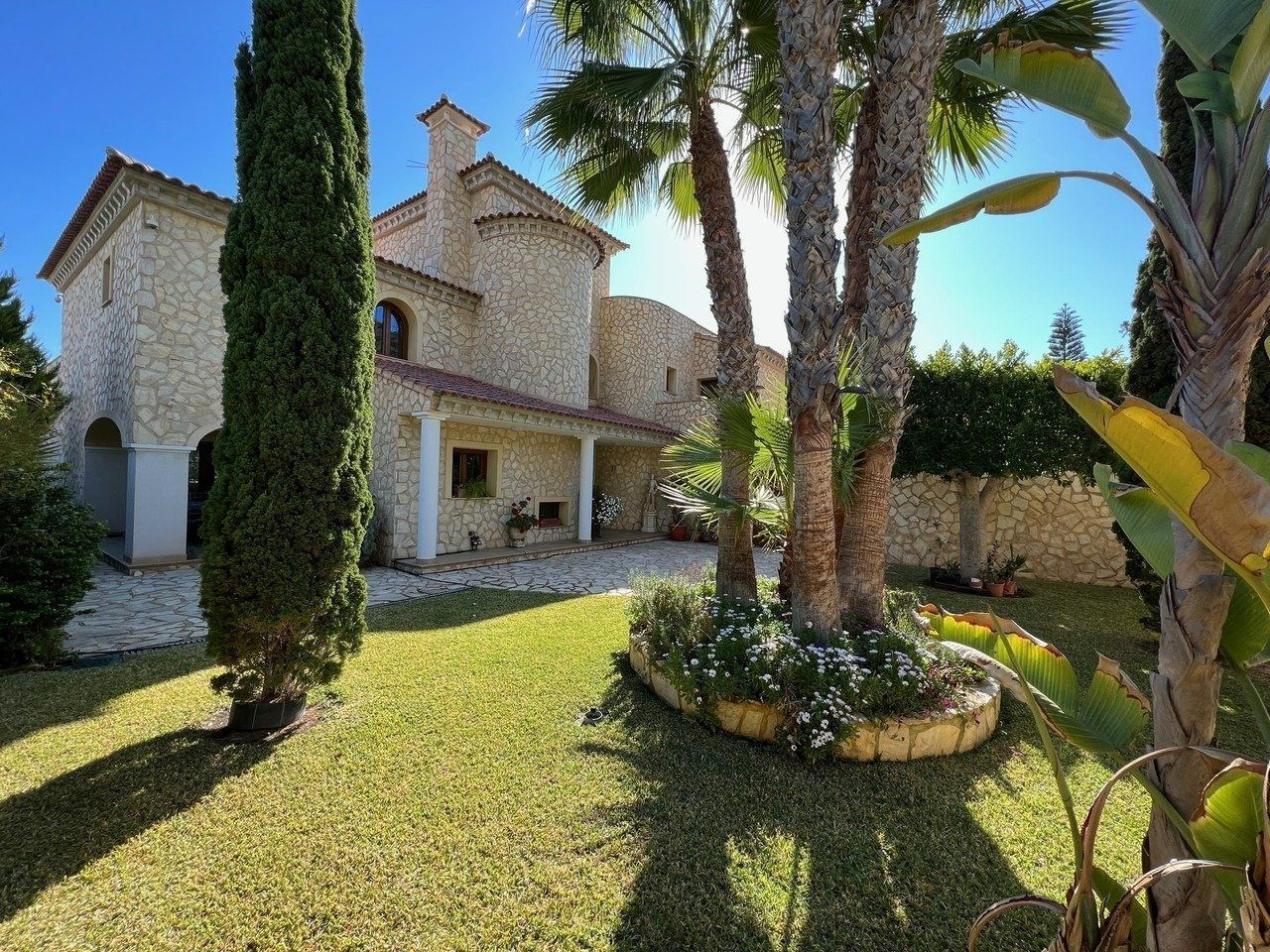Vista exterior de Casa o xalet en venda en Cuevas del Almanzora amb Terrassa i Piscina