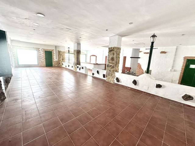 Local comercial en Alquiler en Costa Teguise