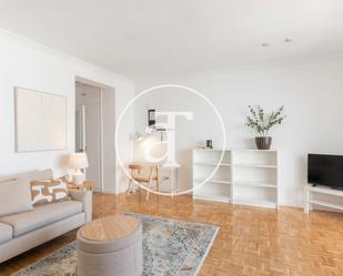 Sala d'estar de Àtic de lloguer en  Madrid Capital amb Aire condicionat, Calefacció i Terrassa