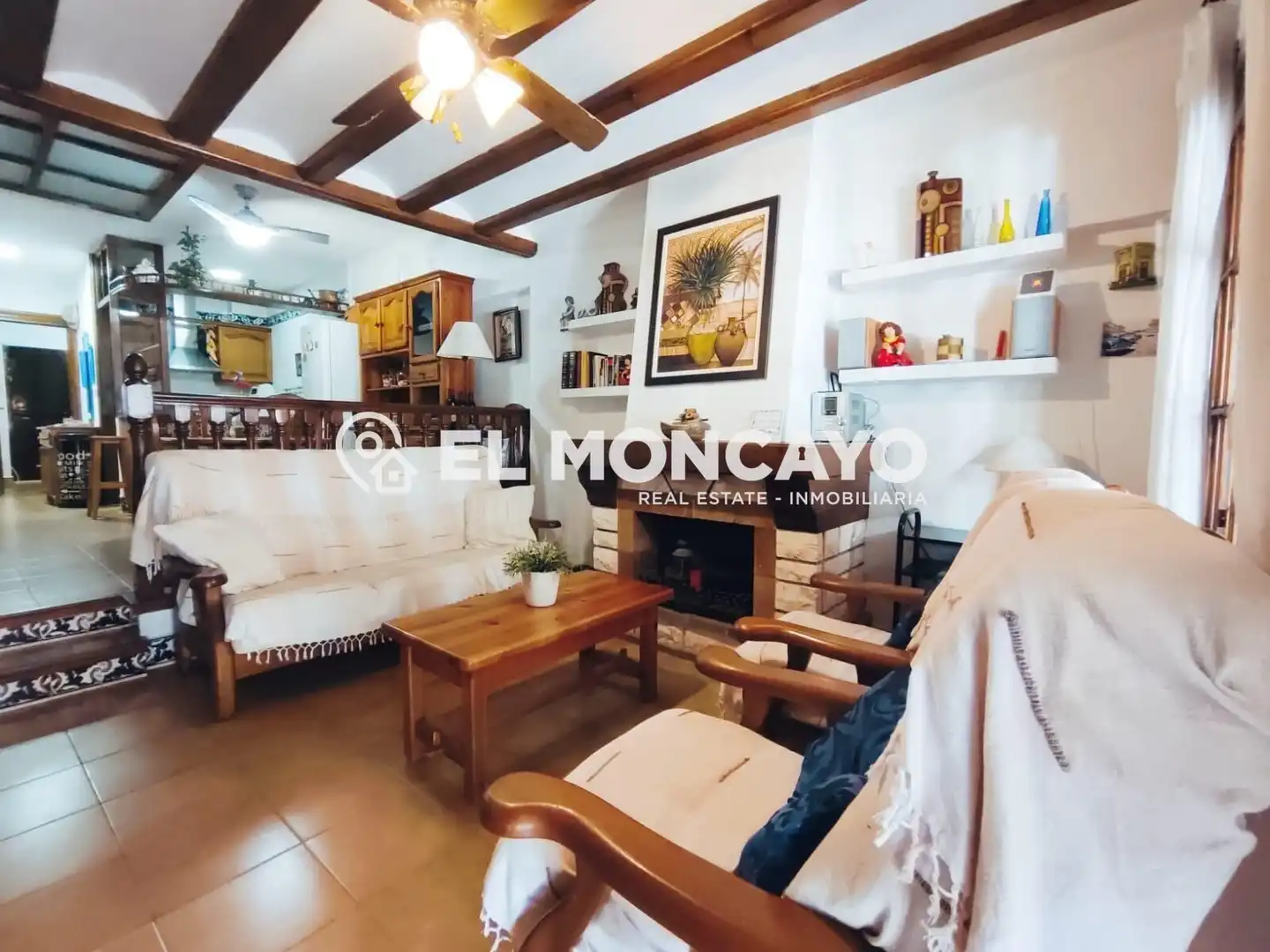 Sala d'estar de Casa adosada en venda en Guardamar del Segura amb Terrassa, Traster i Moblat