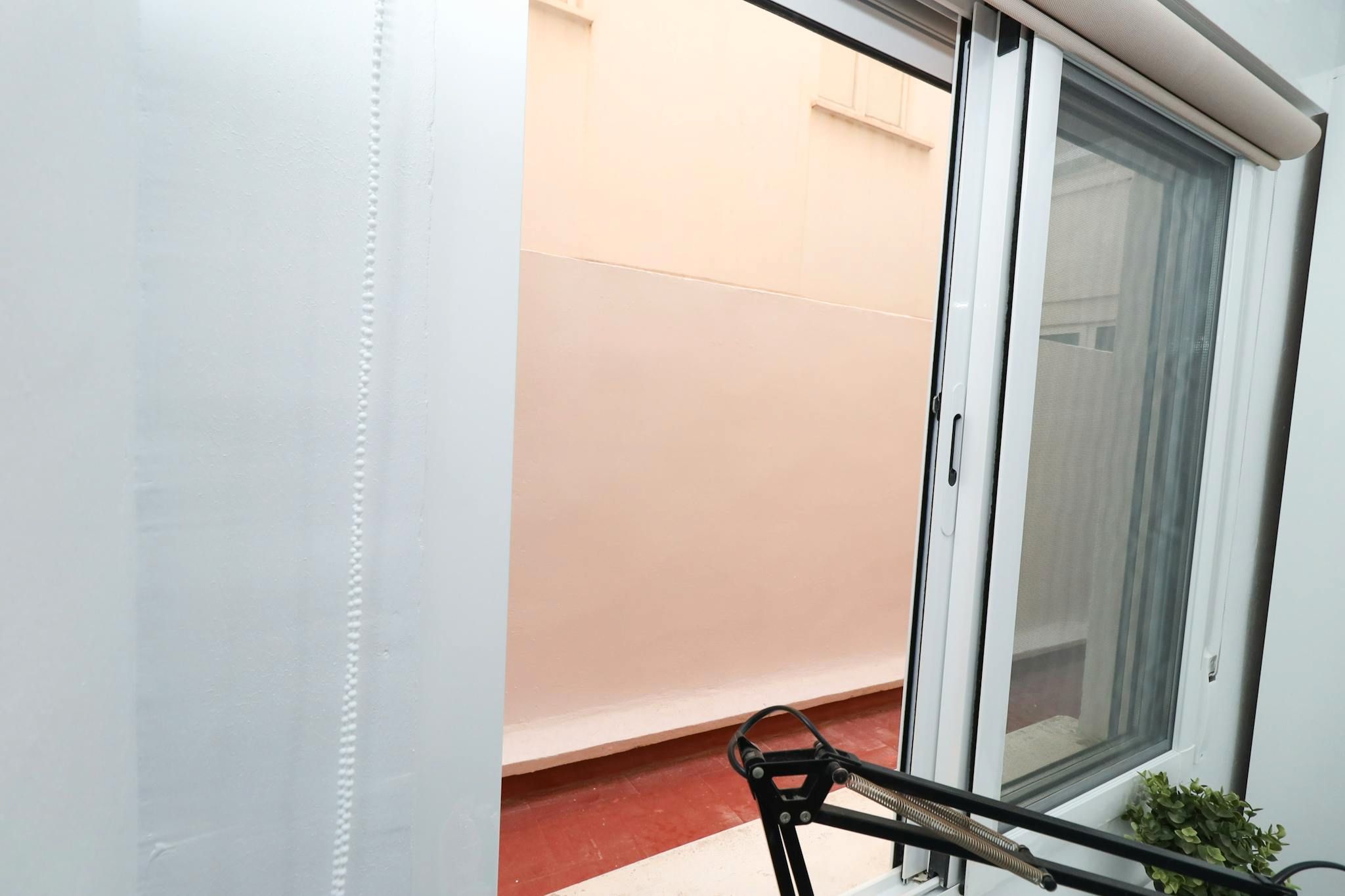 Balcony of Flat to share in  Valencia Capital  with Washing machine and TV