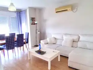 Sala d'estar de Pis en venda en Sevilla amb Aire condicionat, Parquet i Moblat
